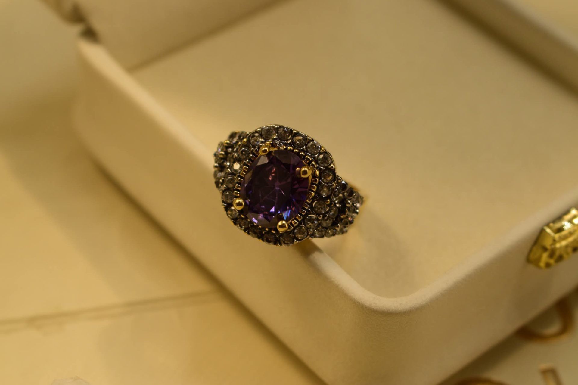 Katela Halo Ring