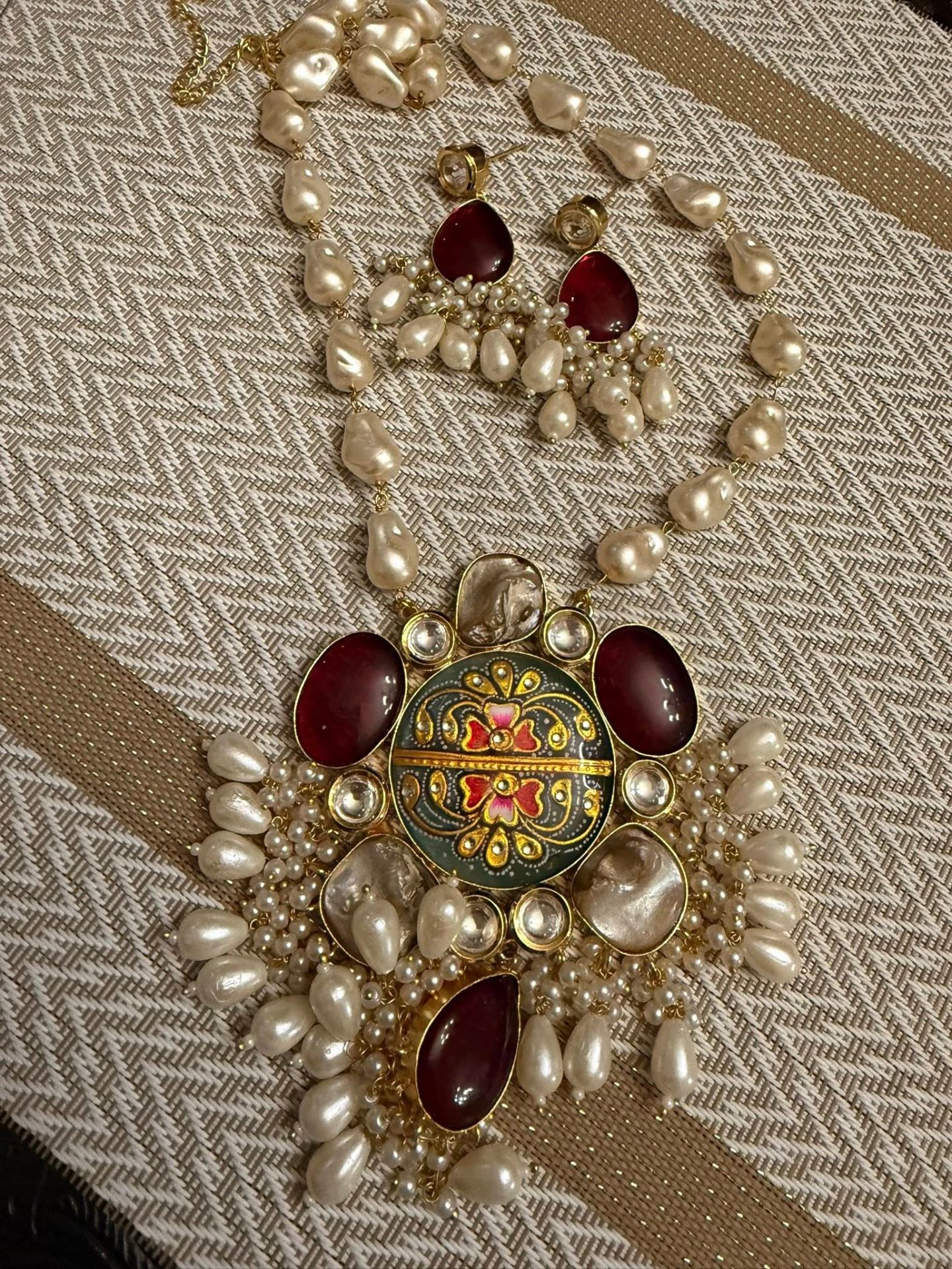 Meenakari Ruby Haar