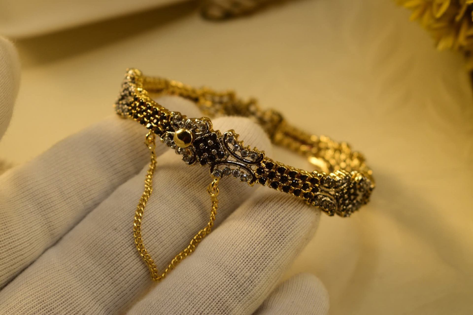 Shab Onyx Cuff