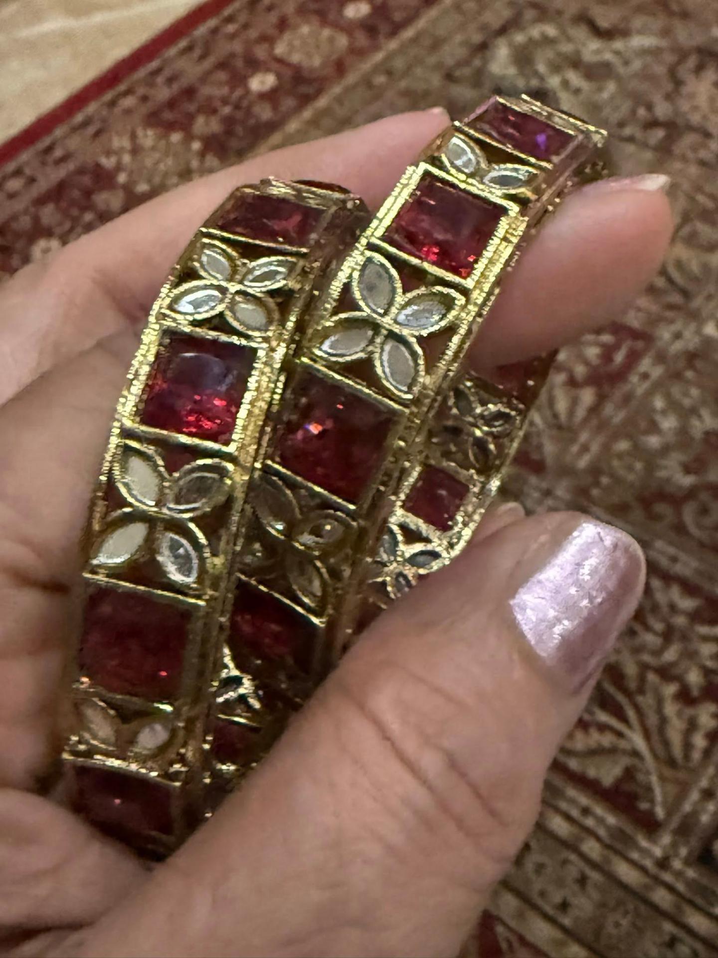 Laal Kundan Pair Bracelet