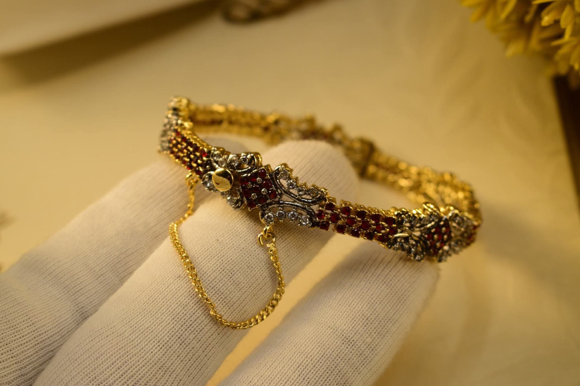 Laal Slim Cuff