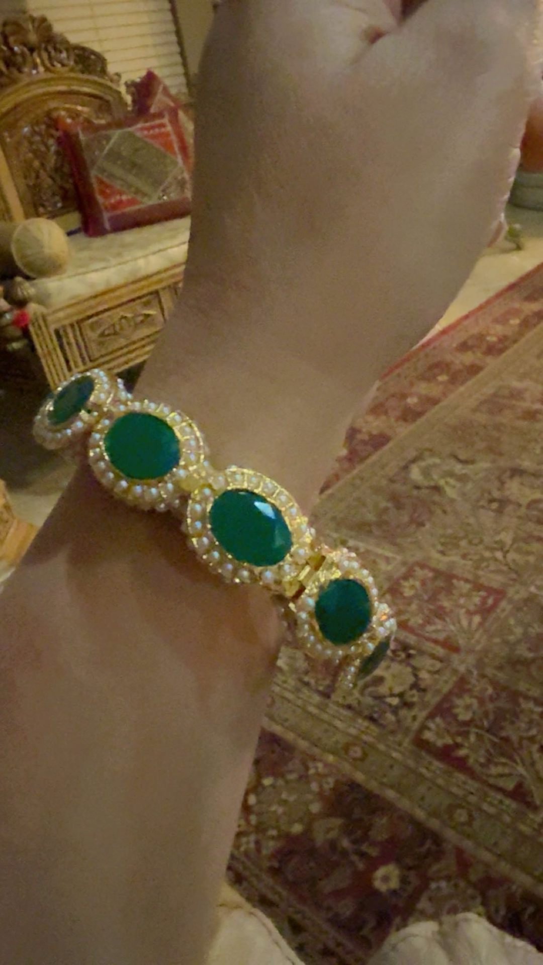 Emerald & pearl bangle